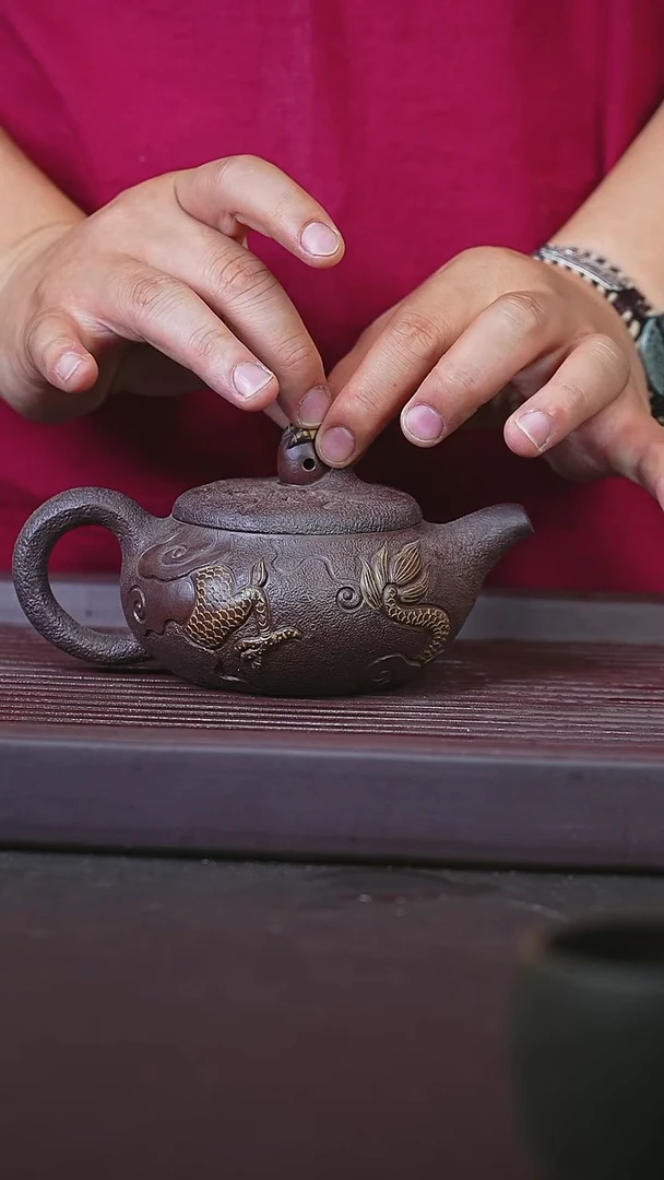 宜兴紫砂龙爪钮紫砂