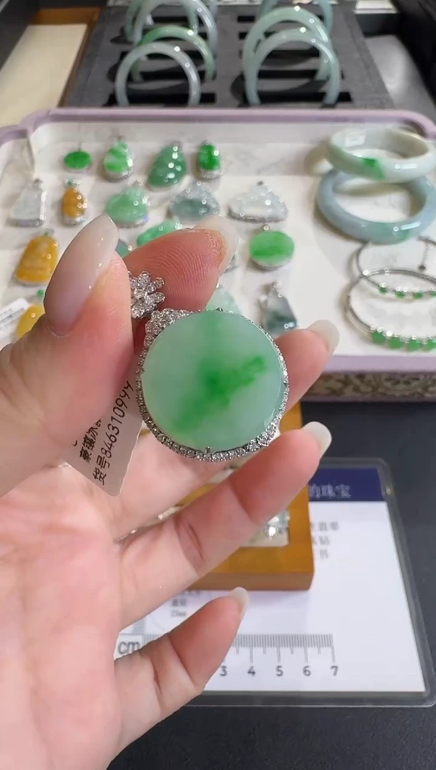 吊坠(不含链)18K金镶嵌翡翠【源头工厂】钻石镶嵌