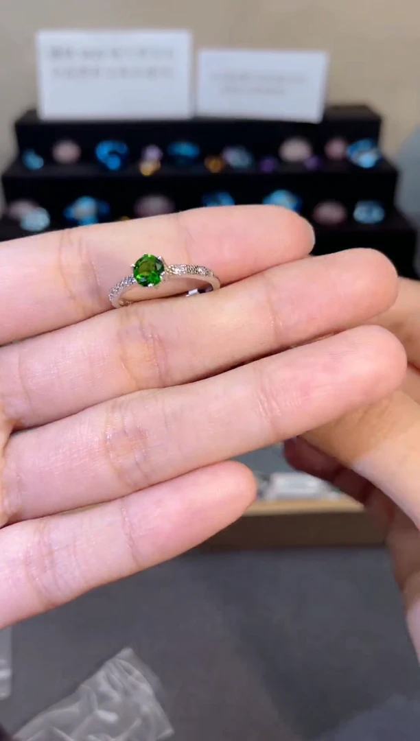 银S925镶嵌透辉石戒指天然宝石