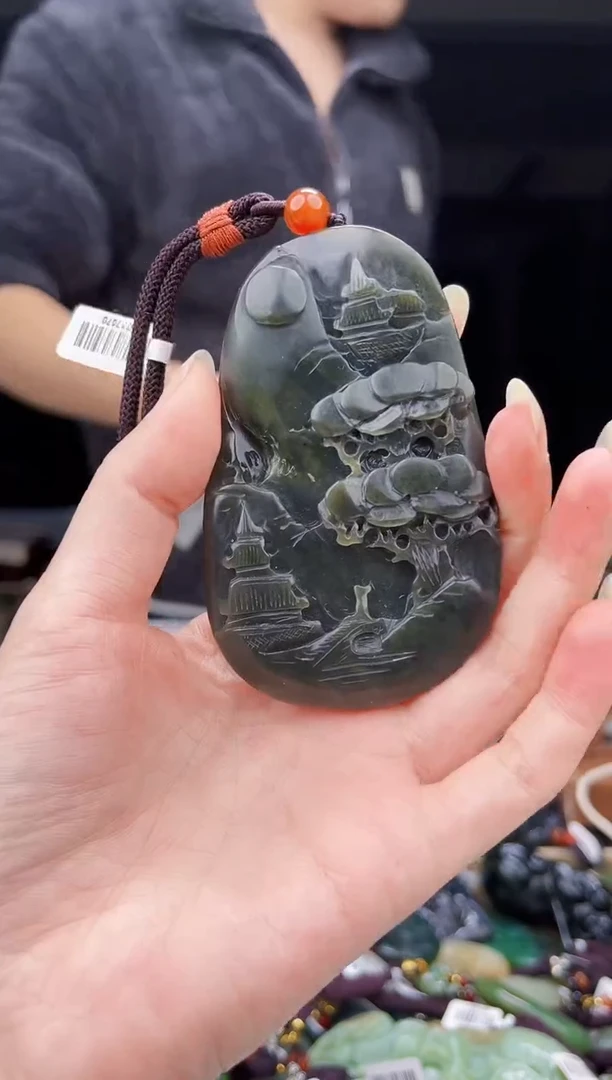 颈饰未镶嵌和田玉1