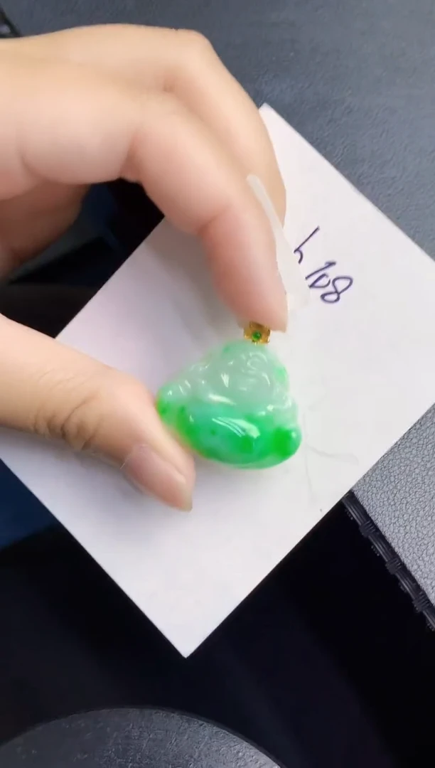 翡翠18K金镶嵌颈饰000000000