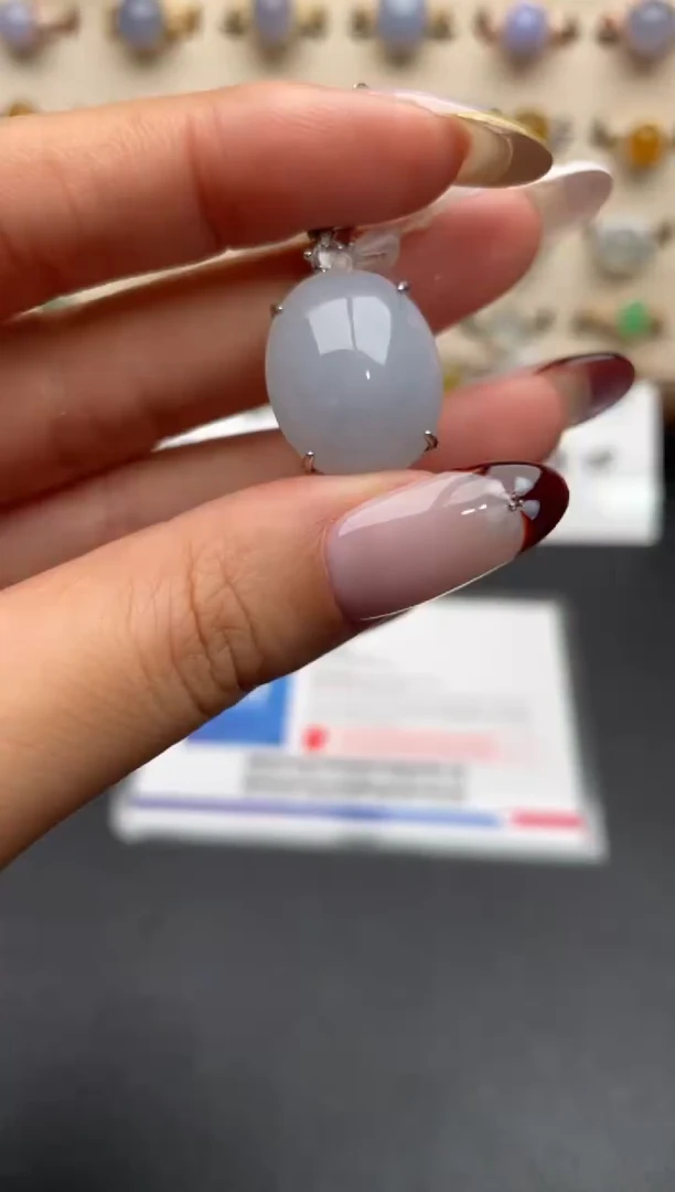 吊坠(不含链)未镶嵌翡翠一物一证一礼盒