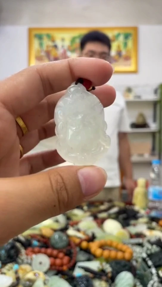 未镶嵌岫玉吊坠