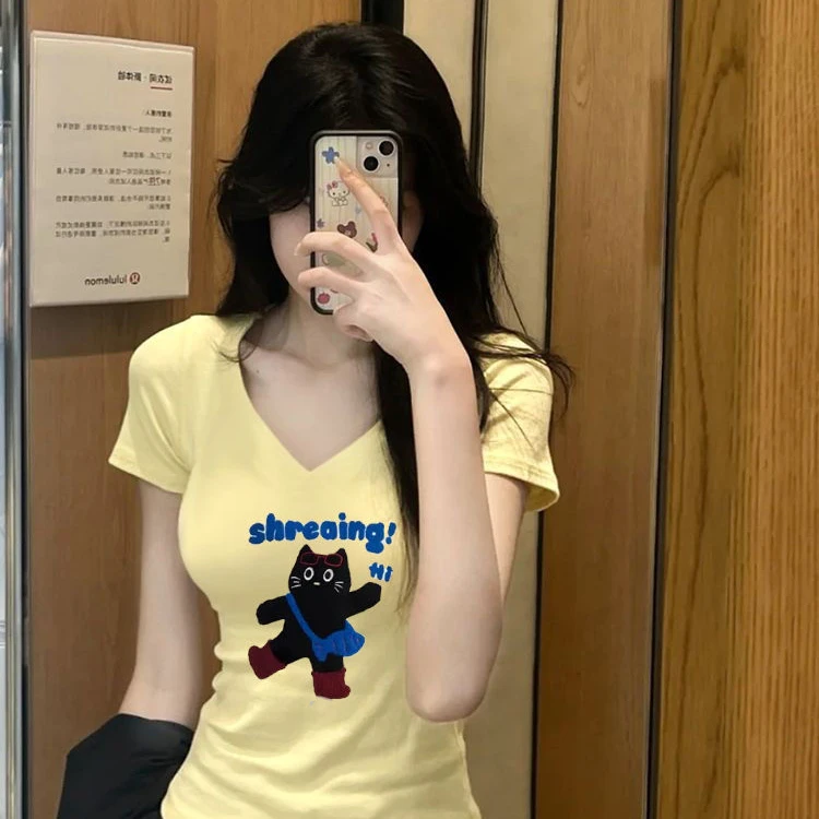 【ZHAP】V领辣妹正肩短袖t恤女春秋季奶黄色日系多巴胺穿搭显瘦上衣