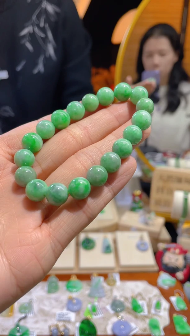 【闪购商品】翡翠颈饰未镶嵌假一赔三