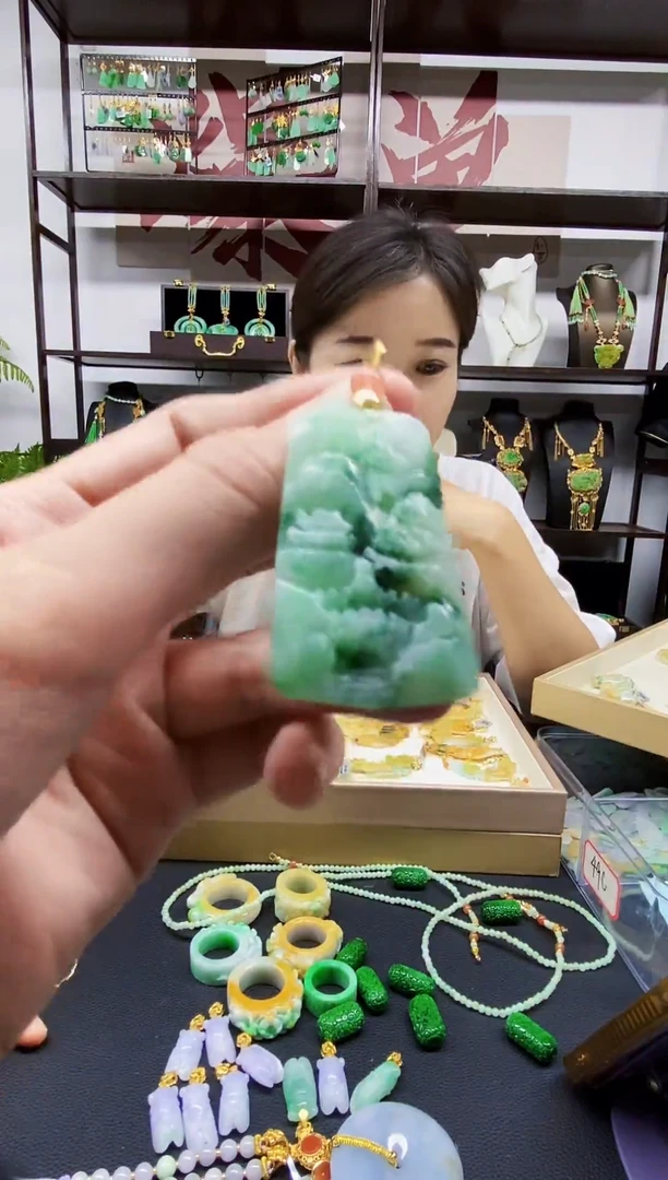 翡翠未镶嵌颈饰翡翠吊坠