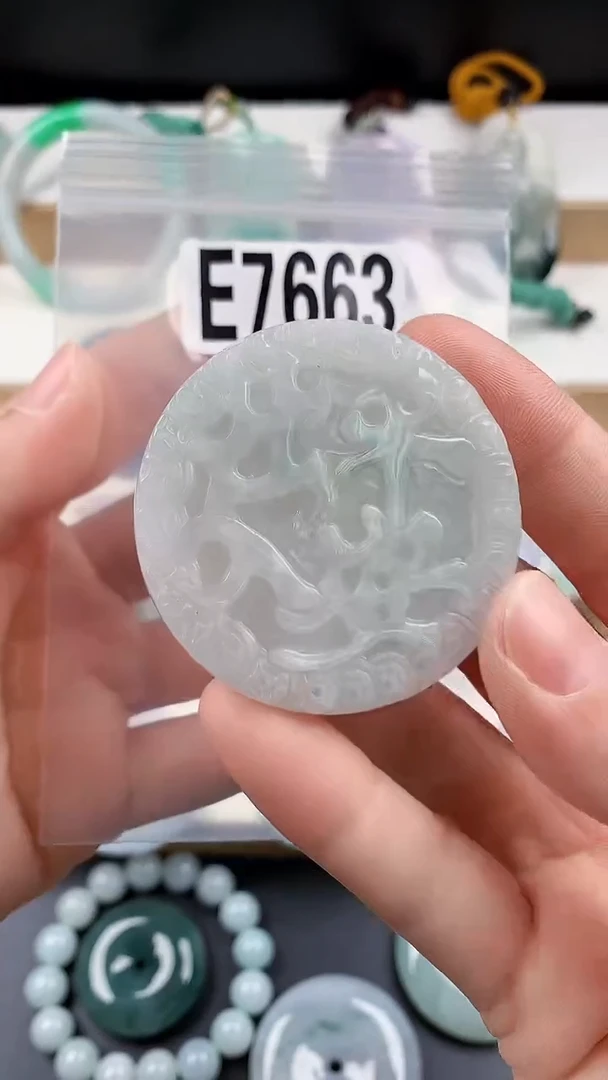 颈饰未镶嵌翡翠天然翡翠吊坠挂件