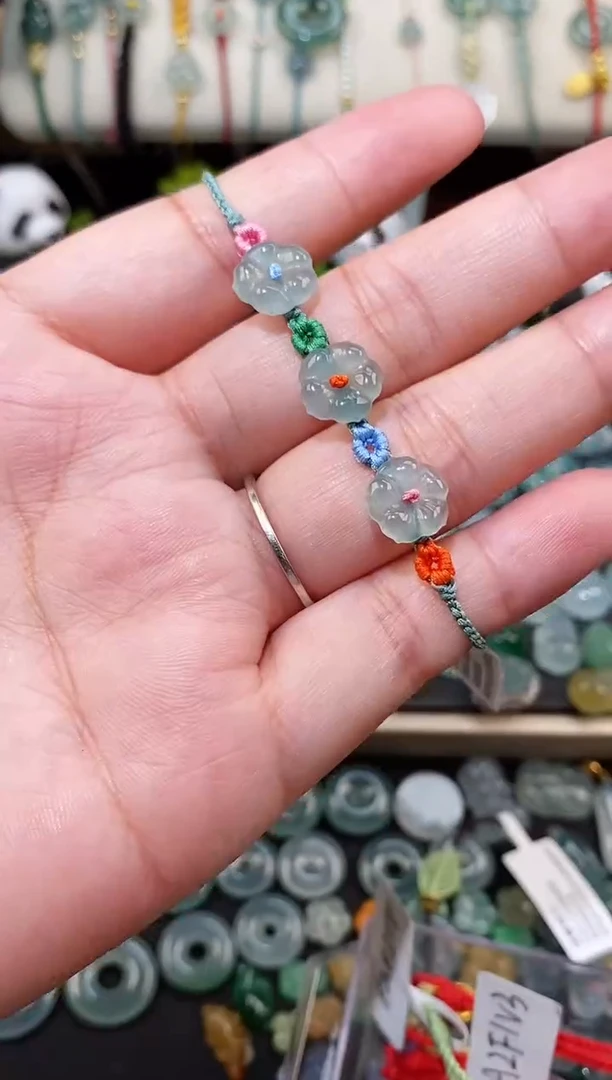 散珠翡翠三花手绳  手围15