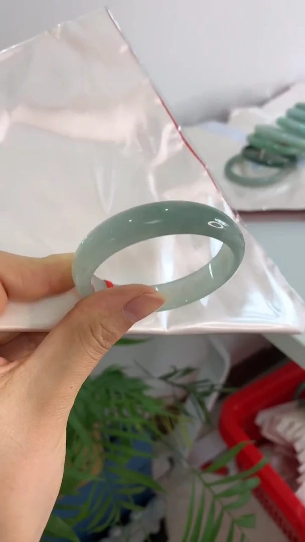 未镶嵌手镯翡翠54.6贵妃