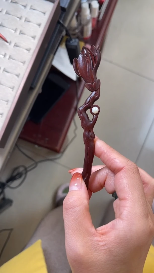 【闪购商品】染料紫檀（血檀）其他玉兰花发簪