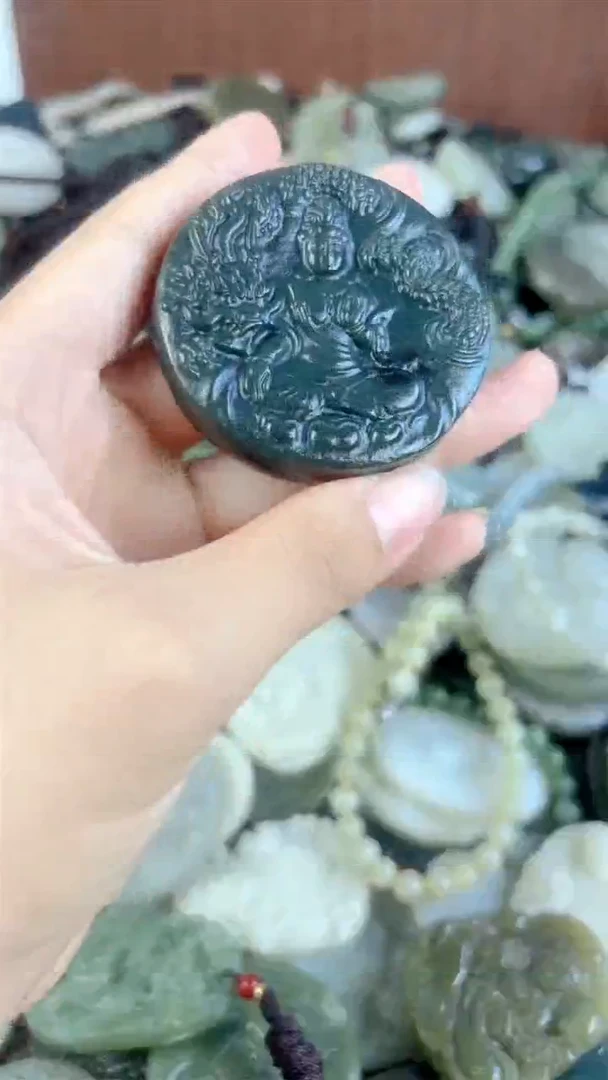 和田玉未镶嵌颈饰1