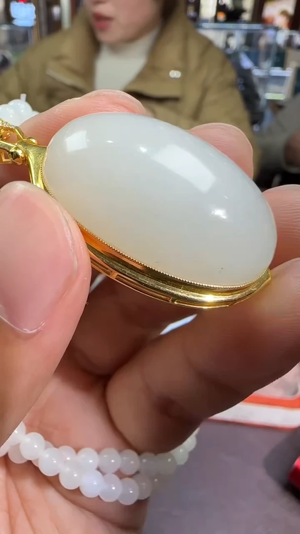 18K金镶嵌和田玉挂件【陆1124】64 7026