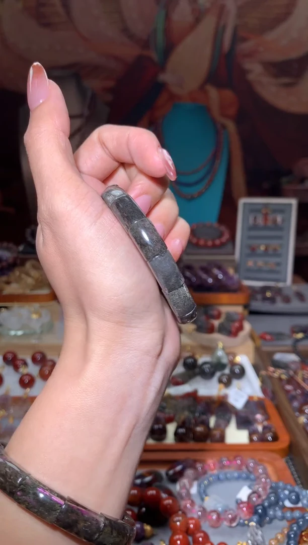 未镶嵌珠宝半成品水晶黑羽极光镯牌，多样性发发其一