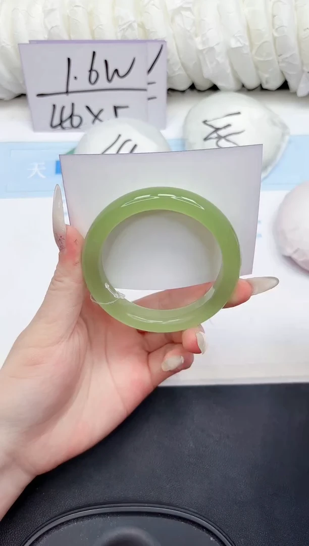 未镶嵌手镯石英质玉175-54