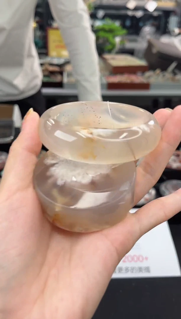 【闪购商品】石英质玉手镯未镶嵌60圈口（赠品镯心）1600252