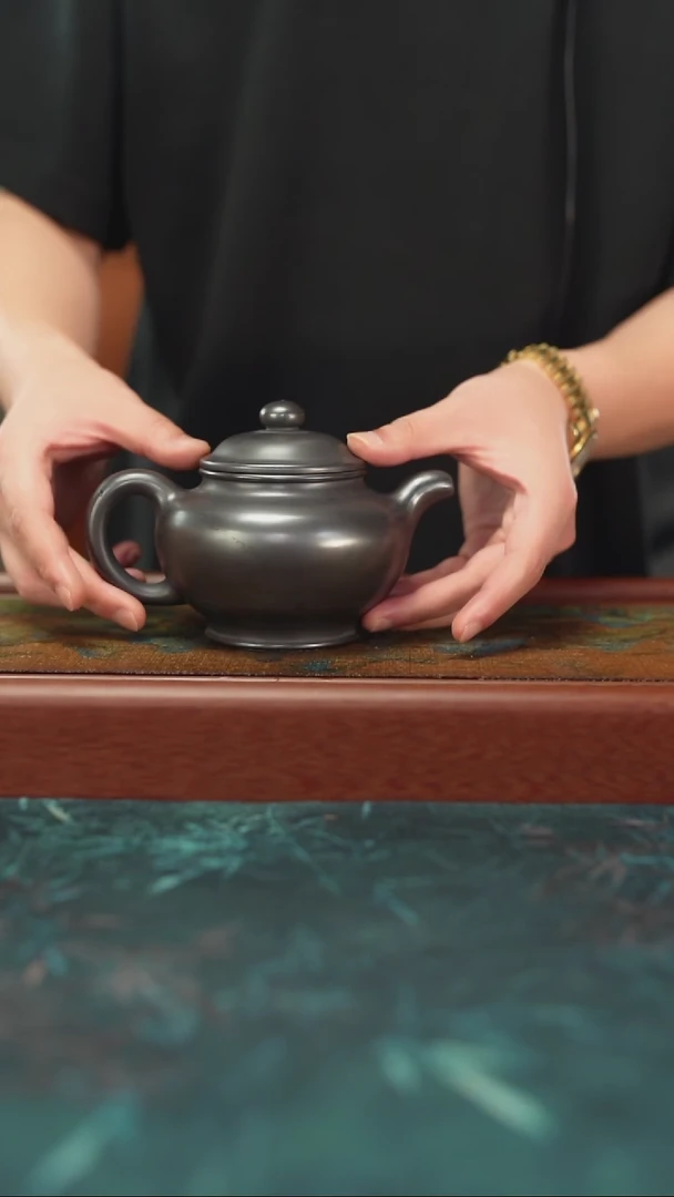 茶杯紫砂6.3   玄铁石黄    掇只壶