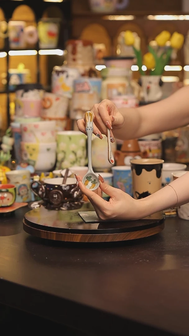 随机景德镇釉下彩绘设计师款式陶瓷