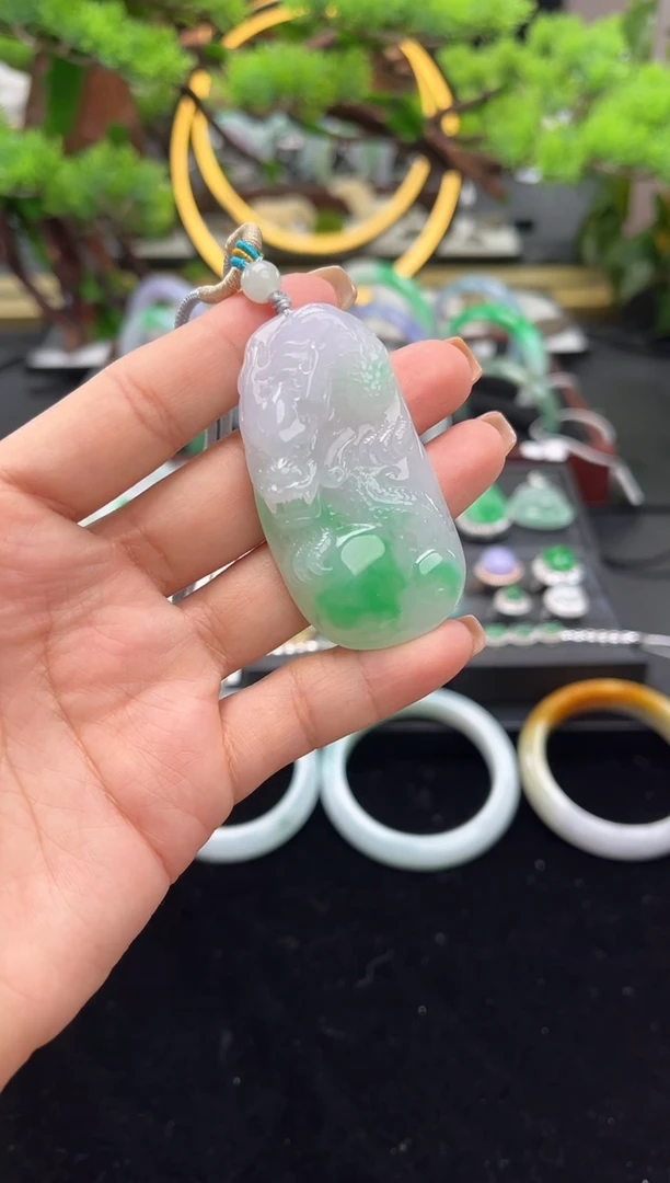 颈饰未镶嵌翡翠吊坠