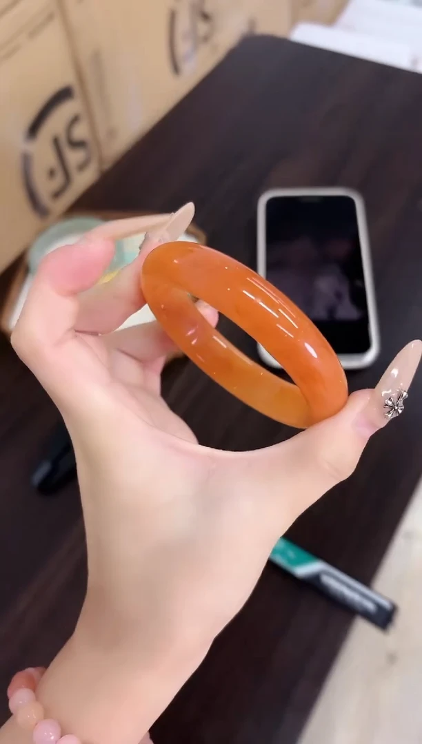 未镶嵌手镯石英质玉95-57J