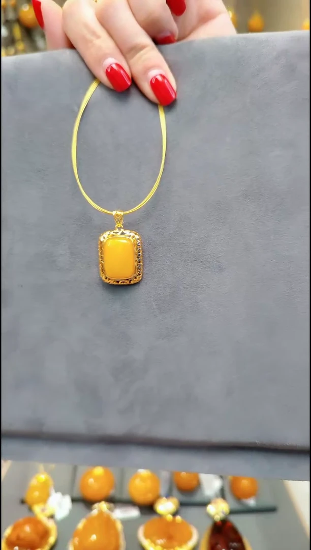 【闪购商品】蜜蜡颈饰银S925镀金镶嵌H958蜜蜡吊坠赠项圈