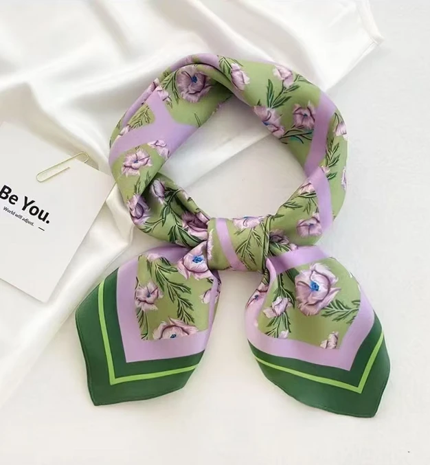 小丝巾洋气上档次的丝巾方巾 颜色款式图案随机不带盒子