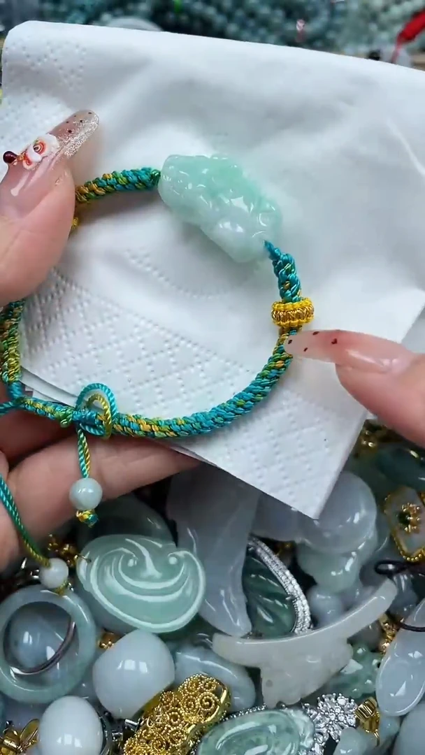 【闪购商品】翡翠颈饰未镶嵌闪购000多样性发其一