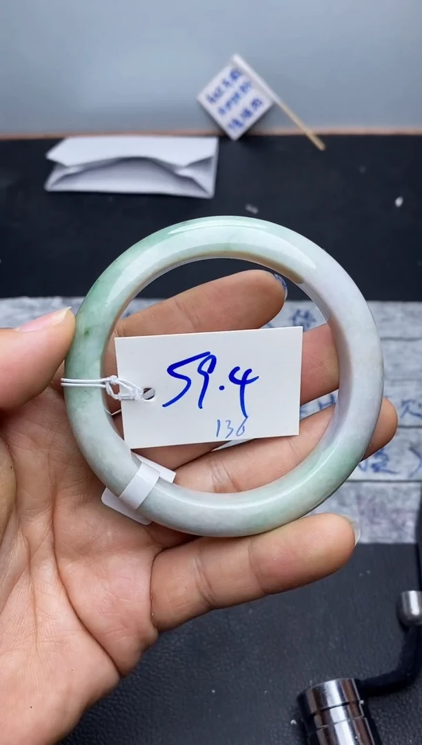 未镶嵌手镯翡翠小**，136