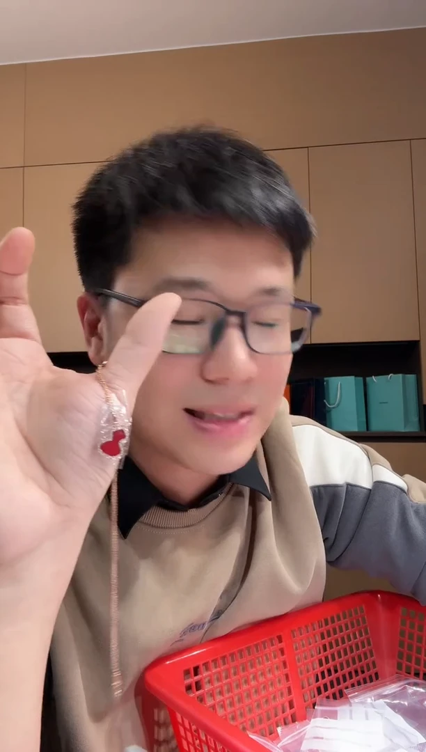 【闪购商品】钻石套链18K金镶嵌红葫芦套链GHJ