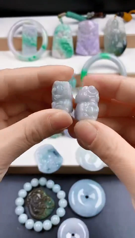 颈饰未镶嵌翡翠天然翡翠吊坠挂件