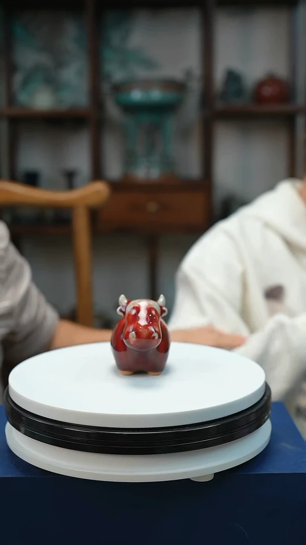 钧瓷 钧红釉生肖牛摆件