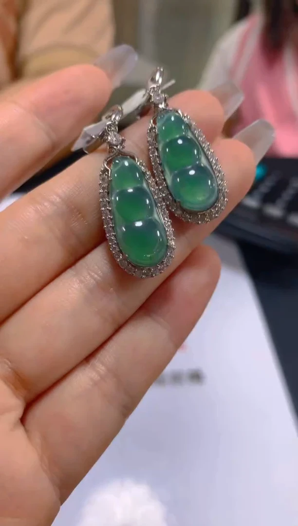 未镶嵌翡翠耳饰多样性发一