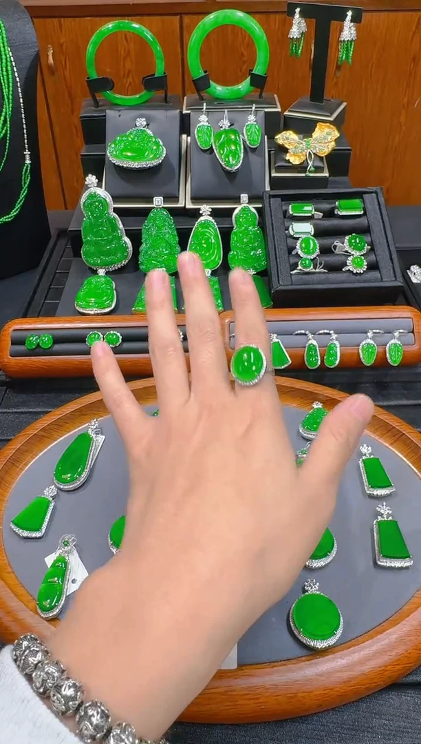 【闪购商品】翡翠戒指银S925镶嵌天然A货翡翠