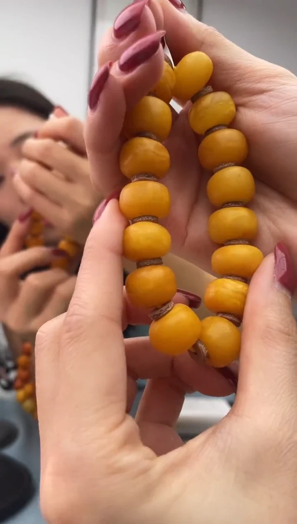 未镶嵌蜜蜡珠宝奇石假一罚十，031.15微瑕发一件