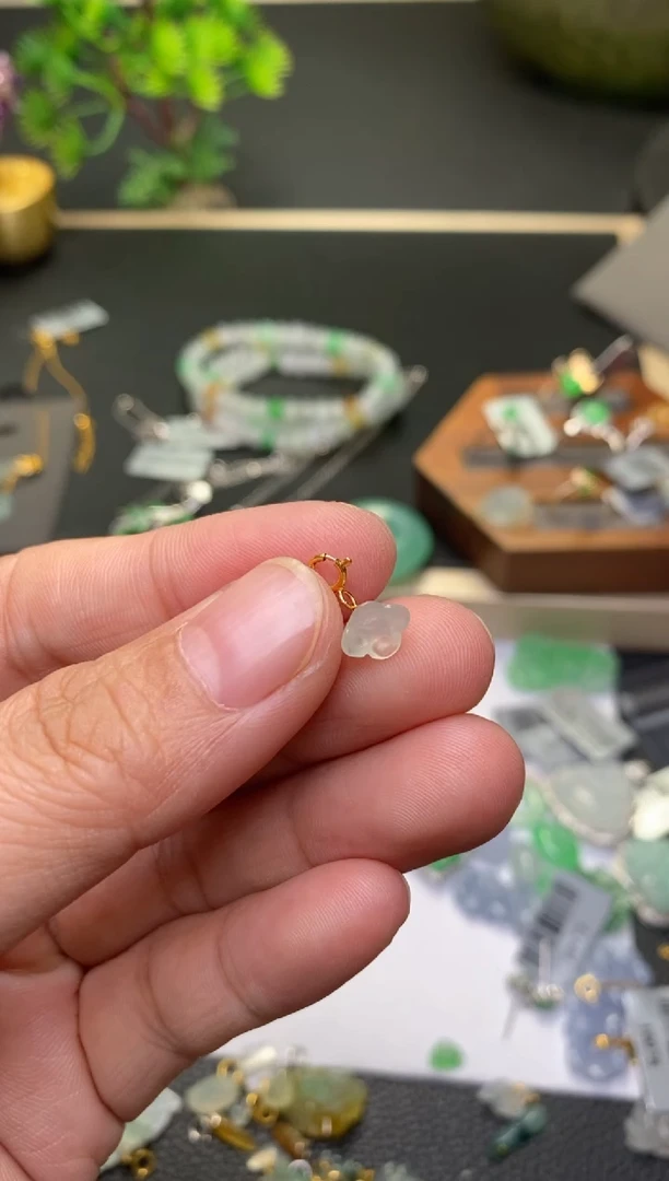 颈饰18K金镶嵌翡翠净货40923