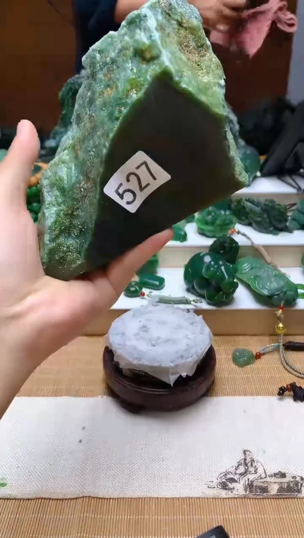 未镶嵌和田玉（碧玉）珠宝半成品1