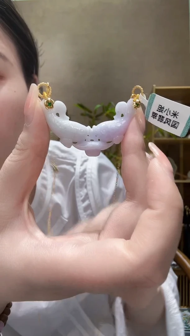 翡翠未镶嵌颈饰吊坠