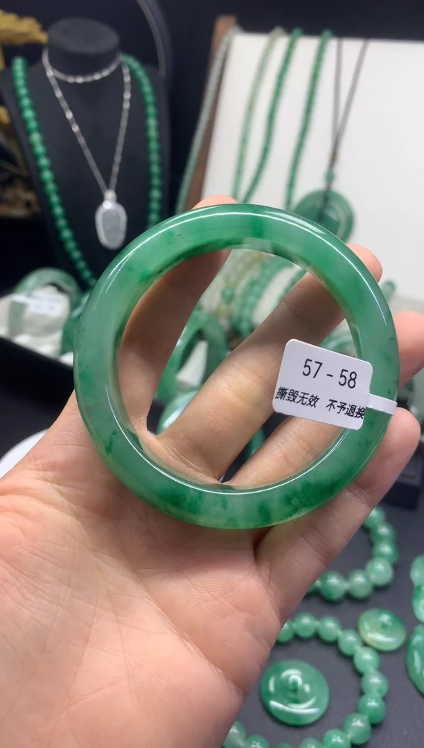 未镶嵌手镯石英质玉（非洲翠）57-58