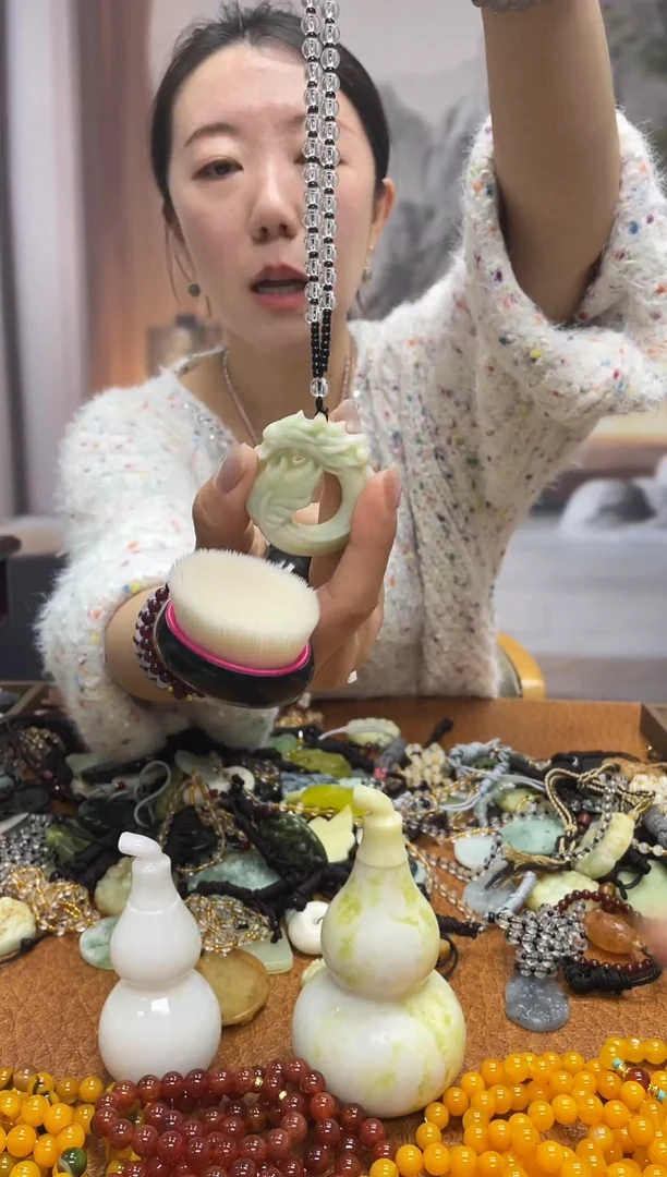 未镶嵌岫玉吊坠·