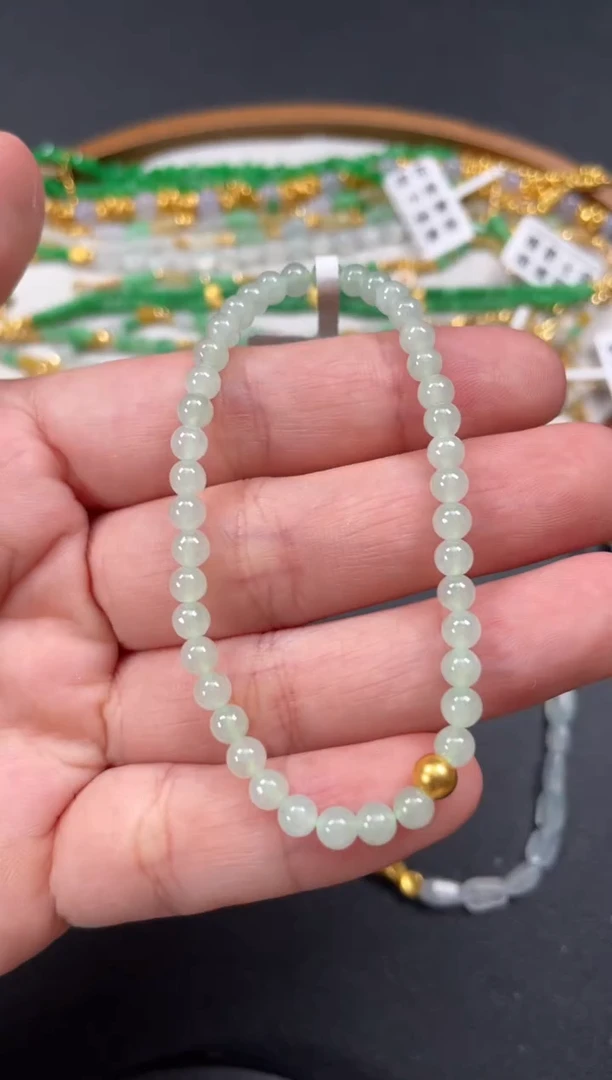 套链足金镶嵌翡翠一条   P384