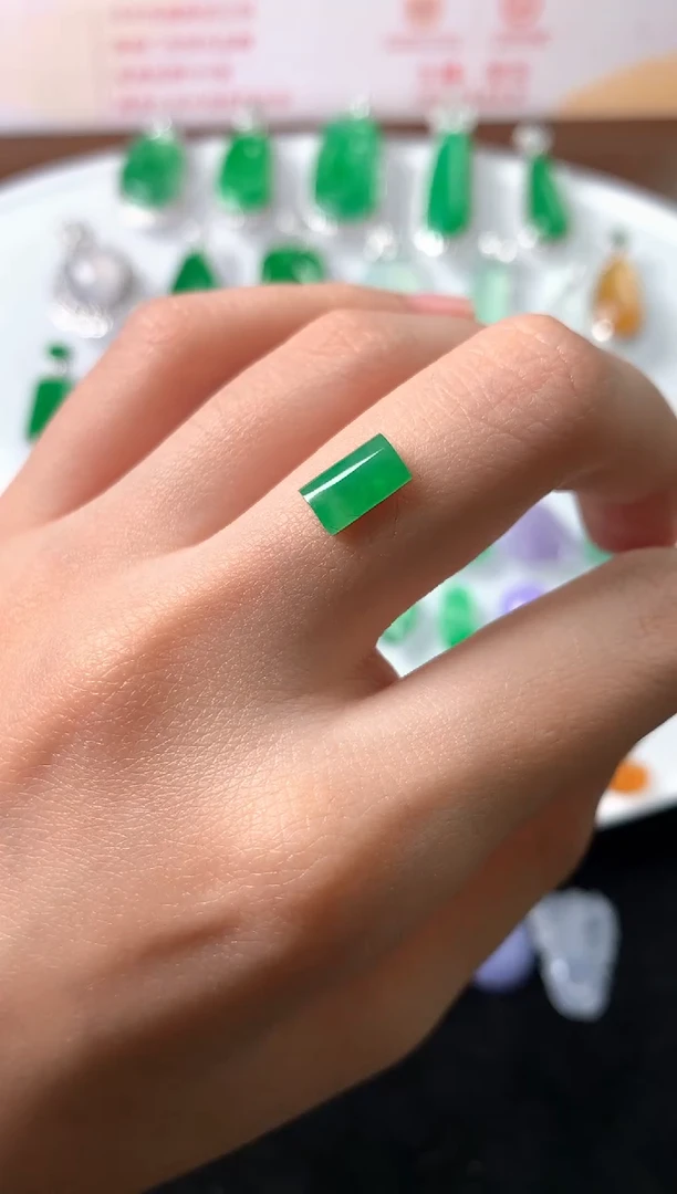 未镶嵌定制翡翠裸石（镶嵌定制）