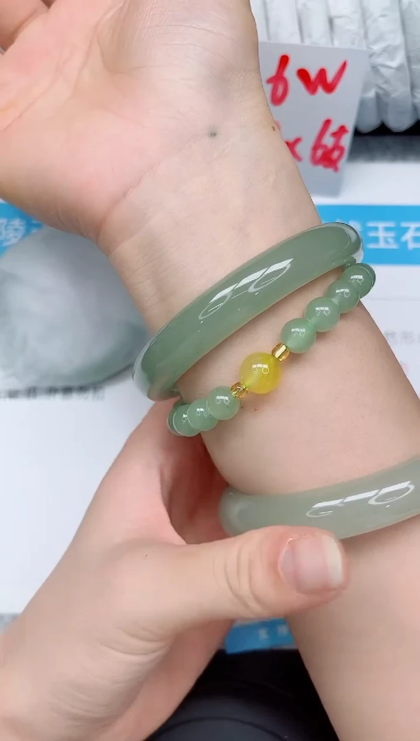未镶嵌手镯石英质玉150-62