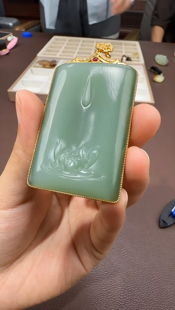 颈饰18K金镶嵌和田玉162-543-8.30多样性拍一发一