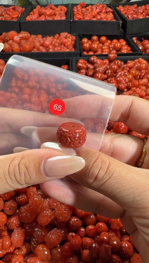 颈饰未镶嵌南红玛瑙1