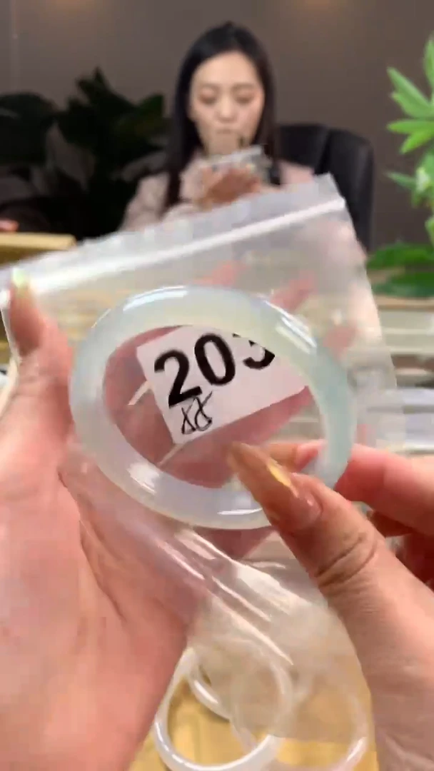 【闪购商品】玛瑙/玉髓手镯未镶嵌203