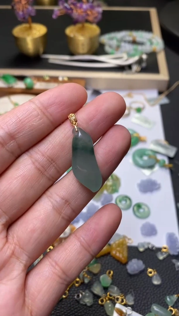 翡翠18K金镶嵌颈饰净货35353