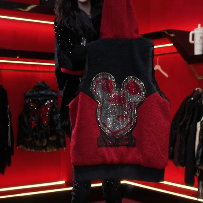 阿鱼家 秋冬新款加绒加厚颗粒绒红黑拼接米奇时尚带帽马甲Y759