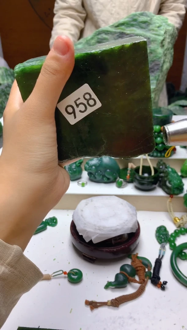 未镶嵌和田玉（碧玉）珠宝半成品11