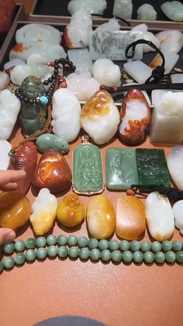 未镶嵌和田玉把件齐***。和田玉