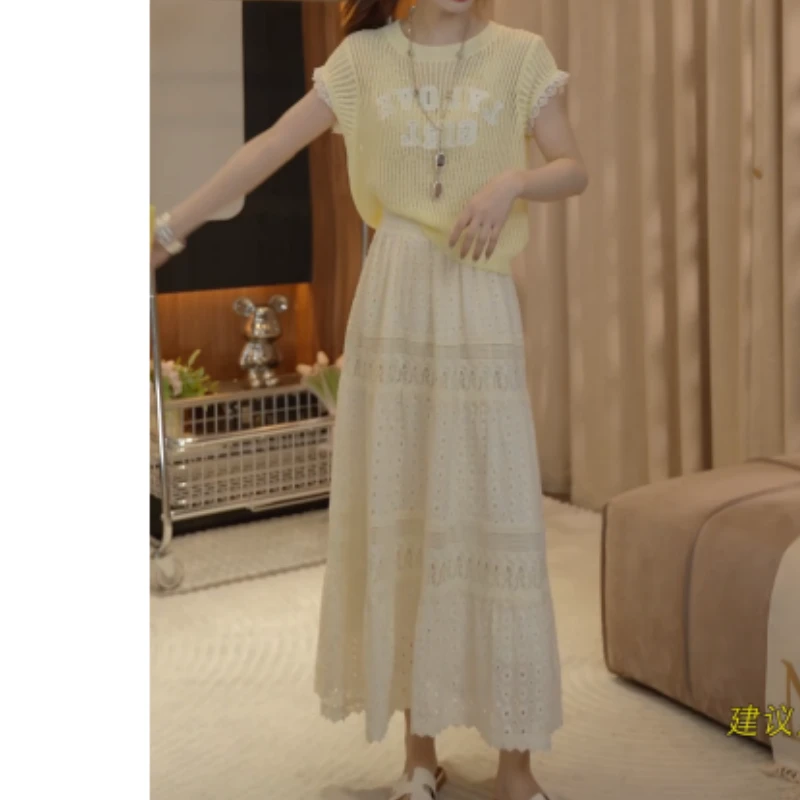 2025夏季新款镂空字母蕾丝拼接上衣+百搭显瘦半身裙LK2503491