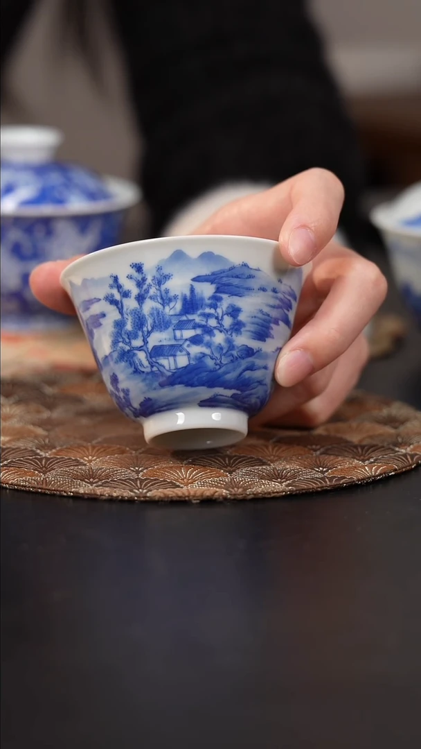 【闪购商品】杯看山柴窑青花山水